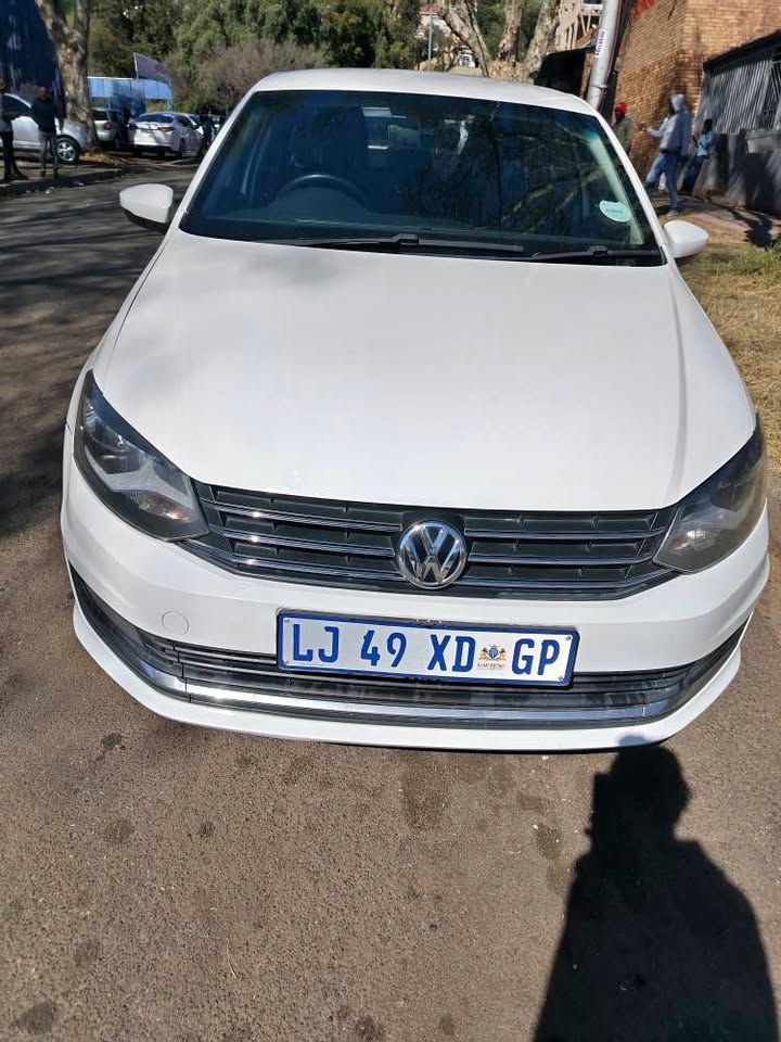 2019 V W polo 6 sedan 1.6