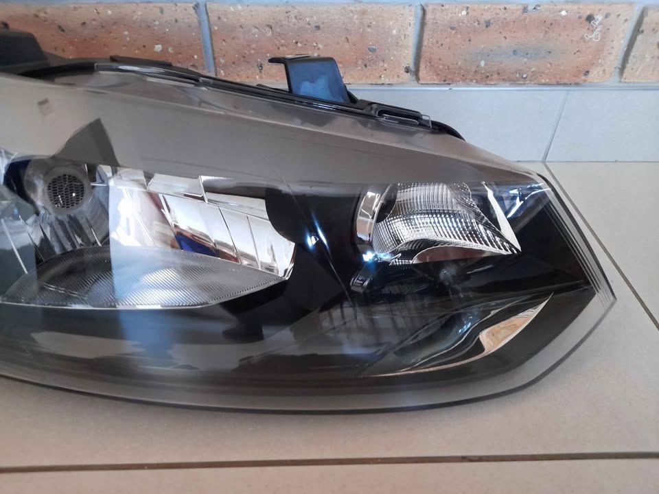 VW POLO 6 10/14 BRAND NEW SINGLE BEAM HEADLIGHTS FORSALE