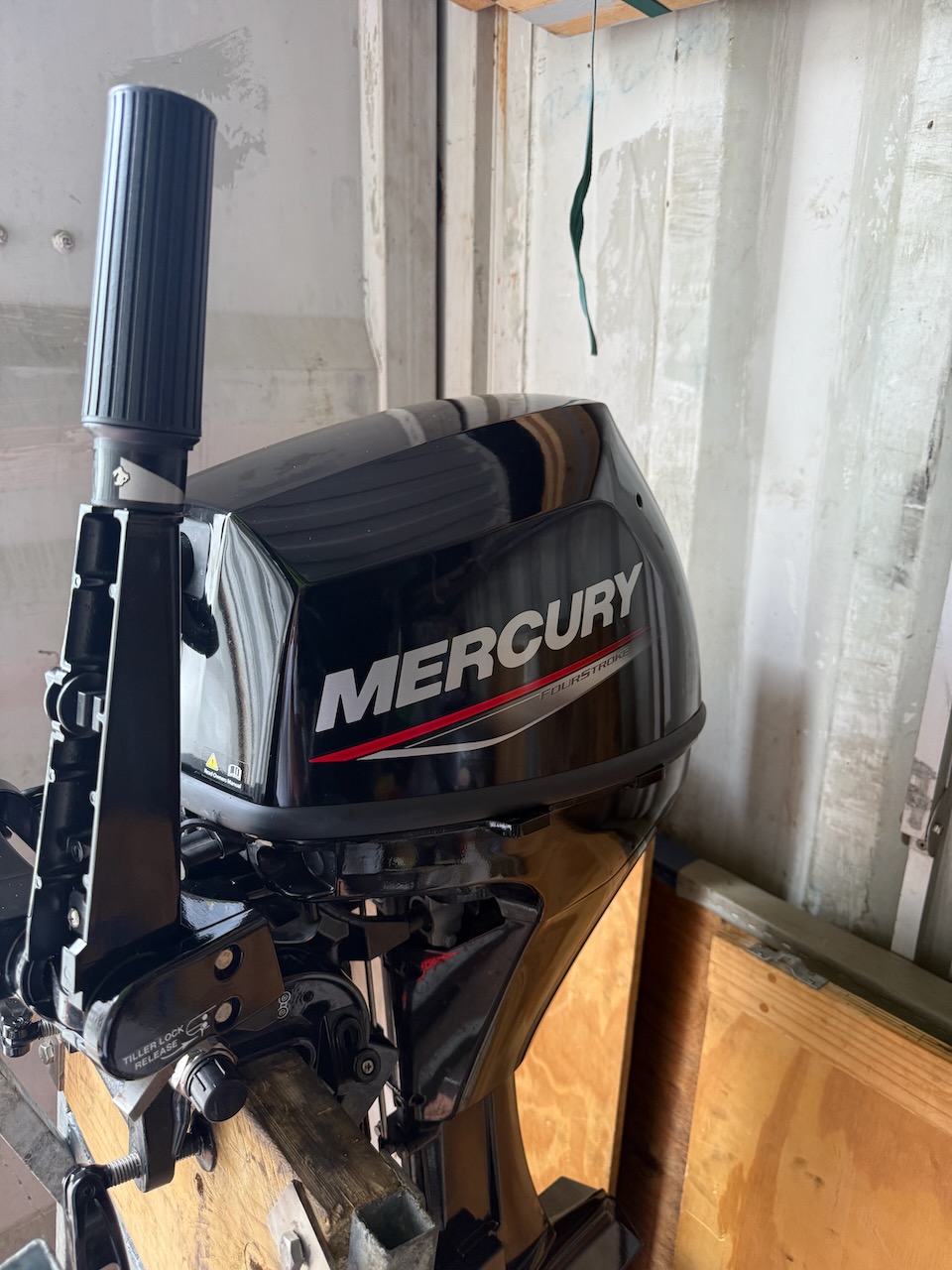 2024 Mercury 9.9hp Outboard Motor Long Shaft Tiller and Fuel Tank 2024 Mercury 9.9hp Outboard Motor Long Shaft Tiller and Fuel Tank