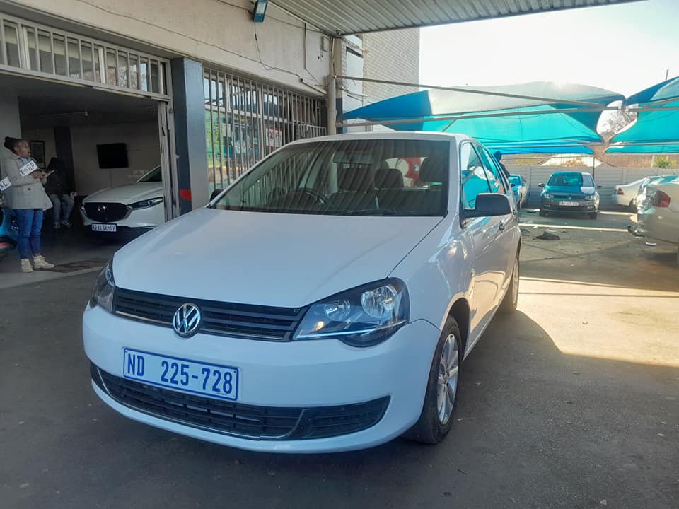 2013 VW POLO VIVO 1.6 HATCHBACK MANUAL