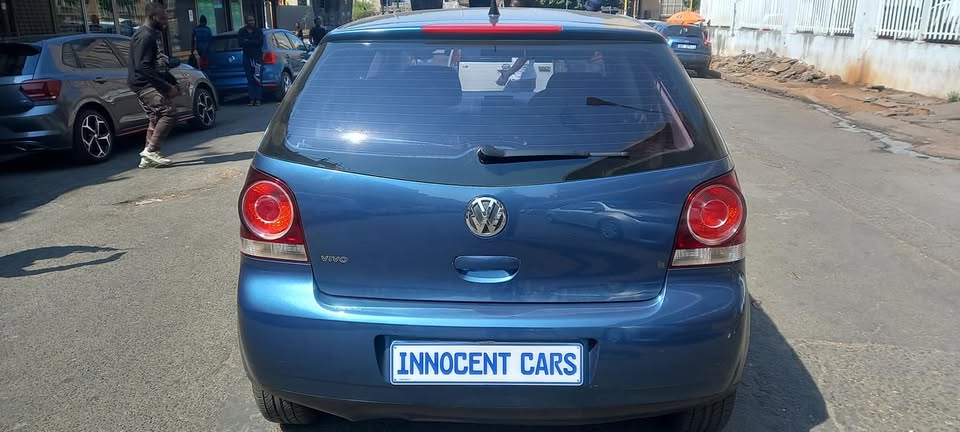 2016 POLO VIVO 1.4 MANUAL TRANSMISSION.. NAVY BLUE COLOUR.. PETROL.. WITH 87000KM