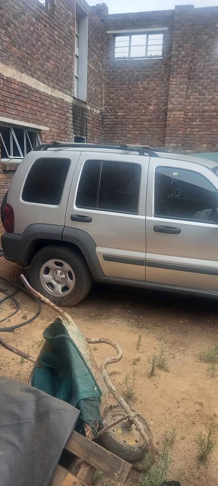 Jeep cherokee 2.8 crd stripping for spares - Private Seller Jeep cherokee 2.8 crd stripping for spares - Private Seller