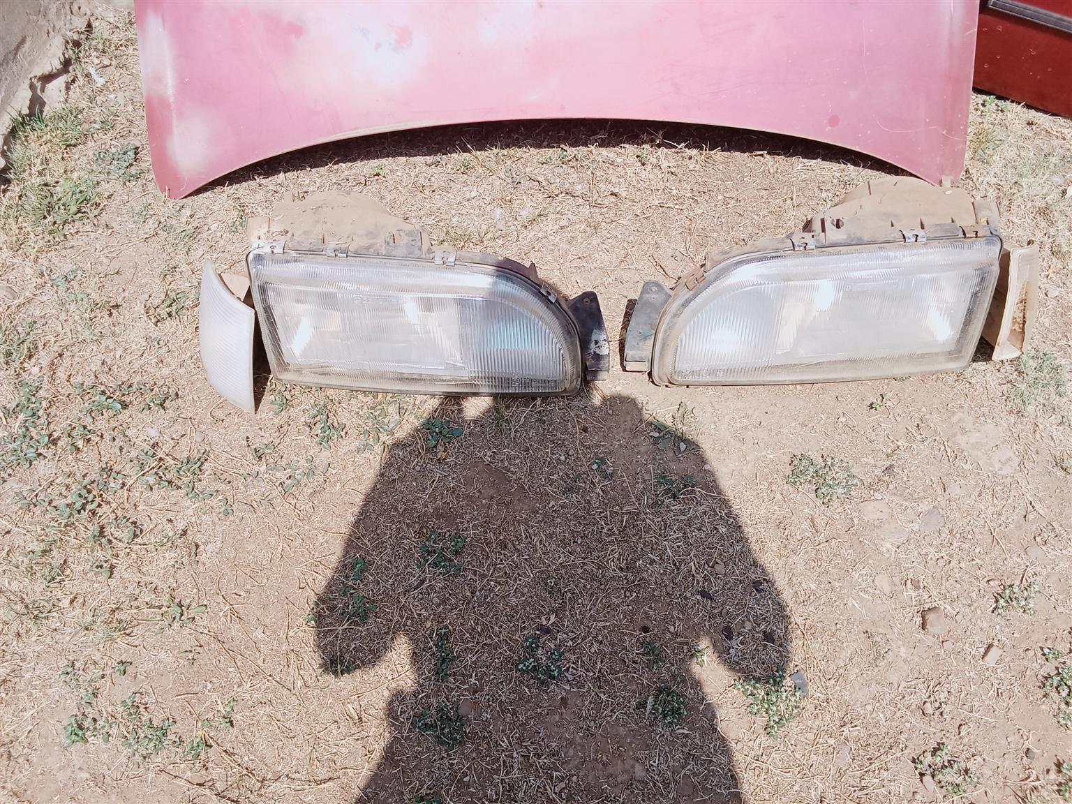 Ford sapphire head lights with indicators each - Private Seller