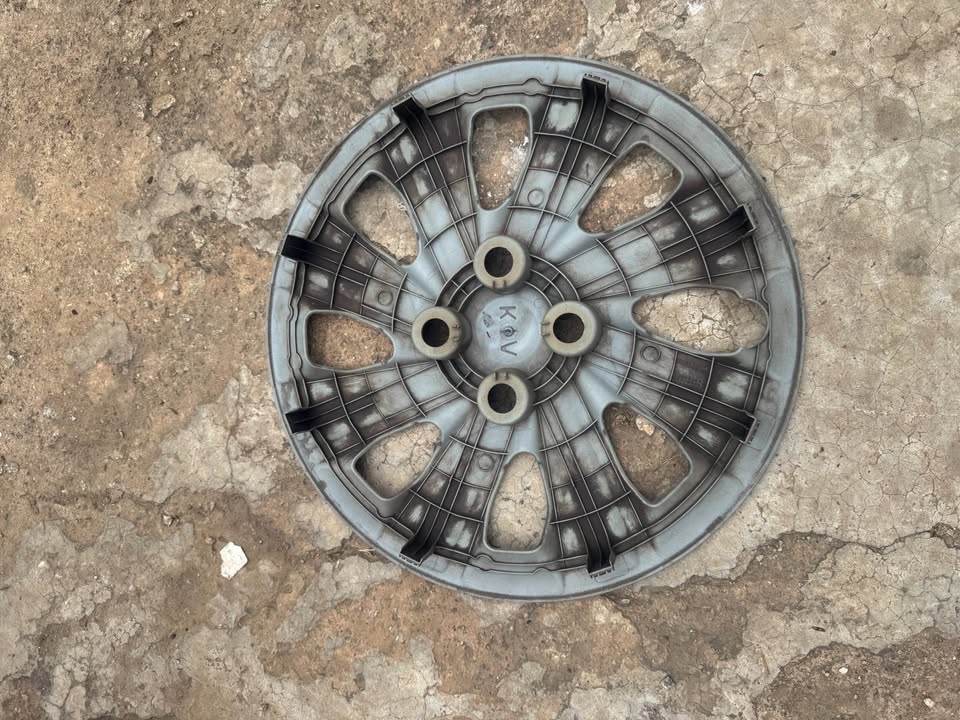 Kia Rio 15” Wheel Cap - Private Seller Kia Rio 15” Wheel Cap - Private Seller