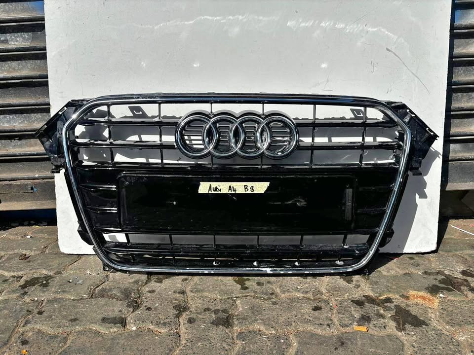AUDI A4 B8 FRONT GRILLE - Private Seller AUDI A4 B8 FRONT GRILLE - Private Seller