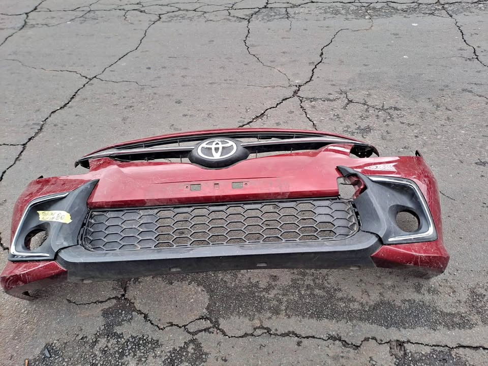 Toyota Starlet Front Bumper complete - Private Seller Toyota Starlet Front Bumper complete - Private Seller