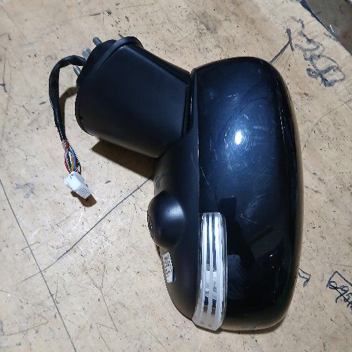 Suzuki baleno side mirror - Private Seller Suzuki baleno side mirror - Private Seller