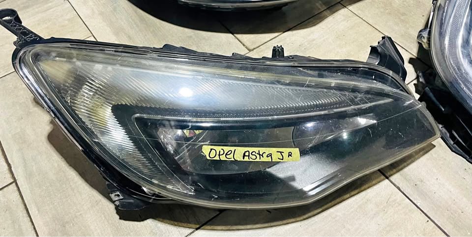 Opel Astra J headlight - Private Seller Opel Astra J headlight - Private Seller