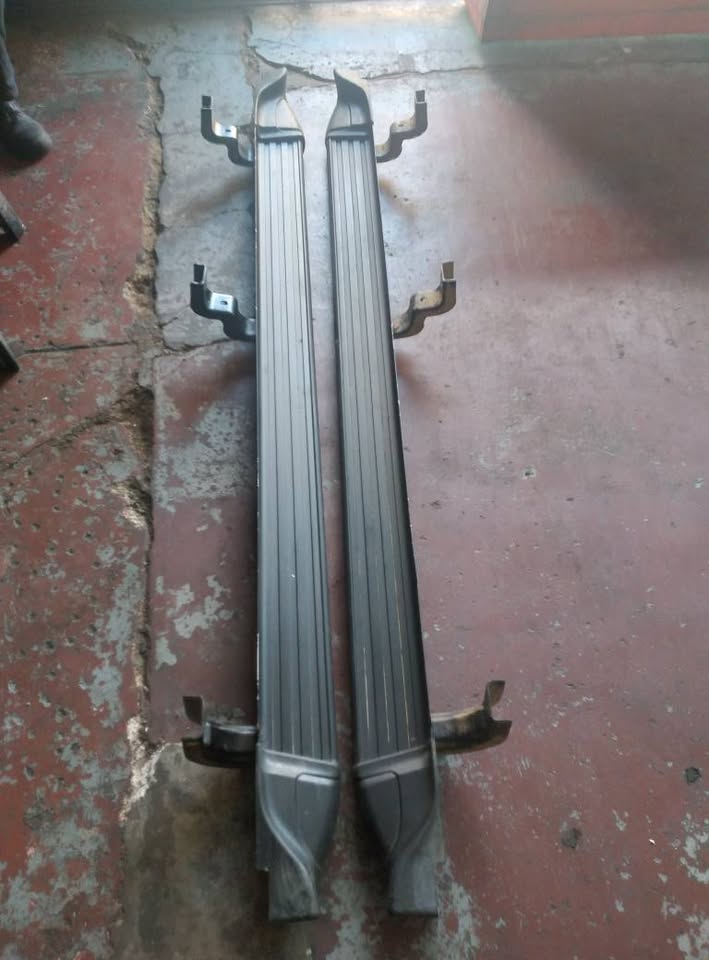 ISUZU DMAX side steps for Sale Whatsapp - Private Seller ISUZU DMAX side steps for Sale Whatsapp - Private Seller