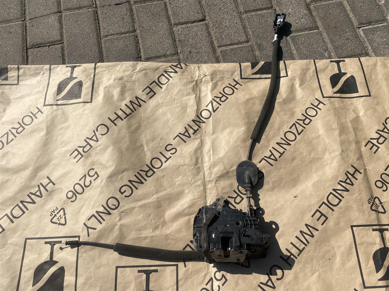 2019 RENAULT CLIO LEFT REAR DOOR LOCK MECHANISM FOR SALE. IN PRISTINE CONDITION - Private Seller