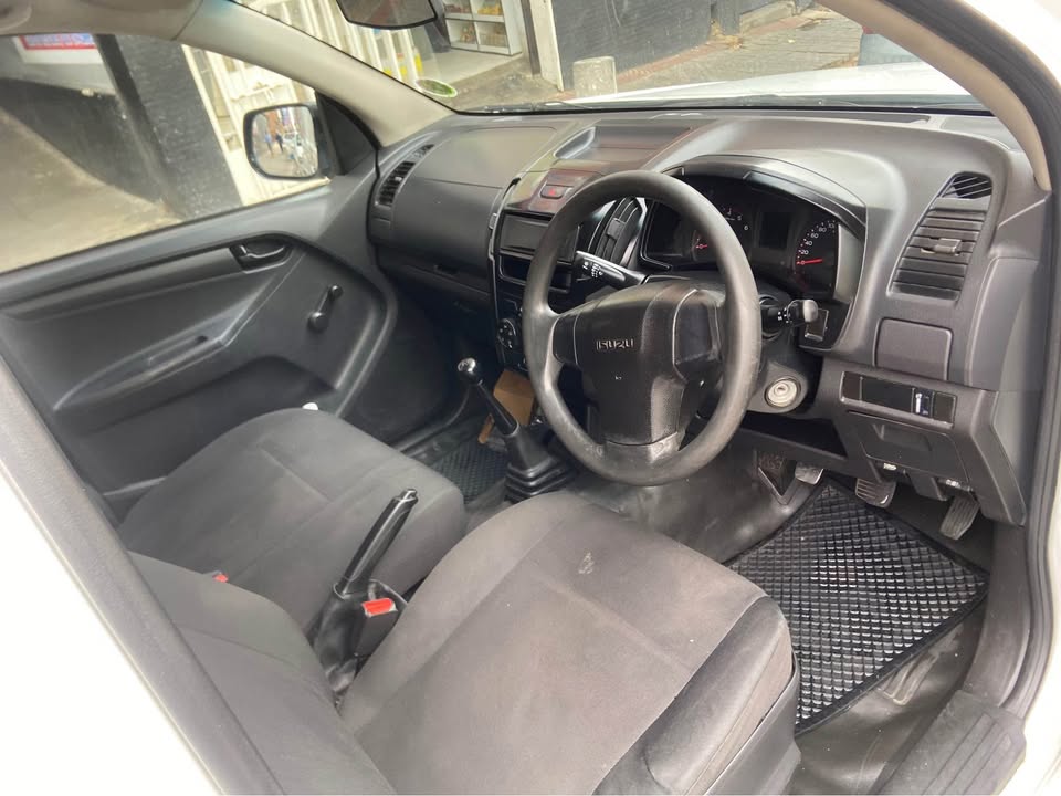 2017 Isuzu KBkm Manual Diesel