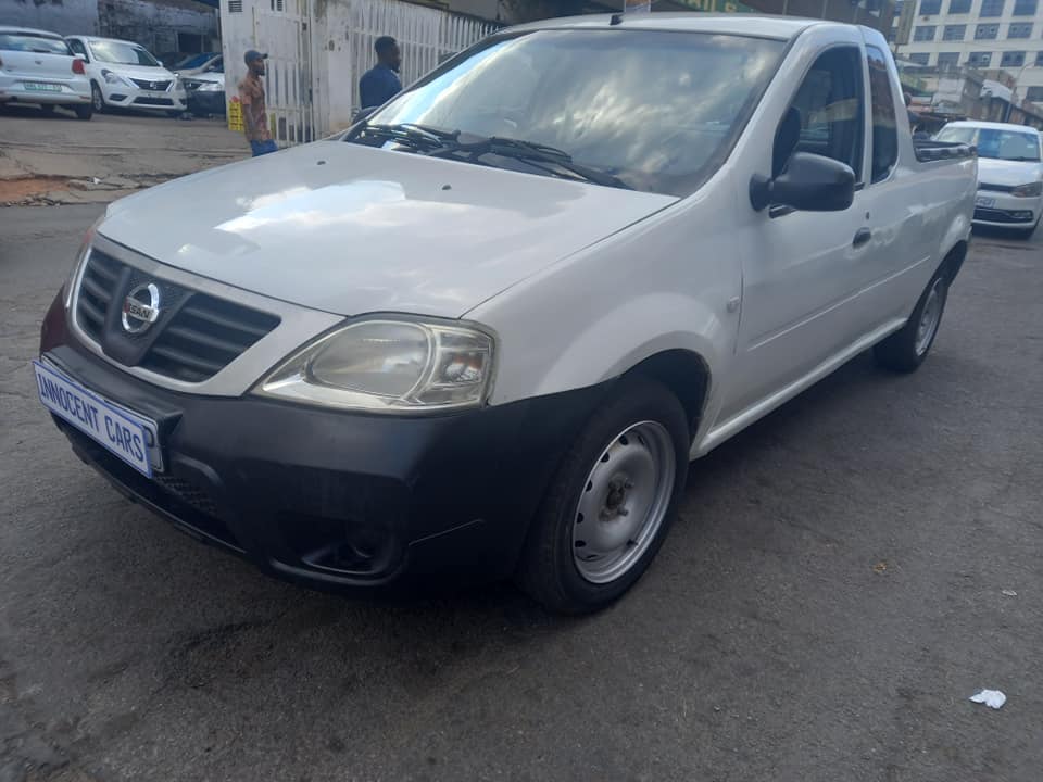 2017 NP200 1.6 PETROL, MANUAL TRANSMISSION, WHITE COLOUR, MILEAGE 87000KM
