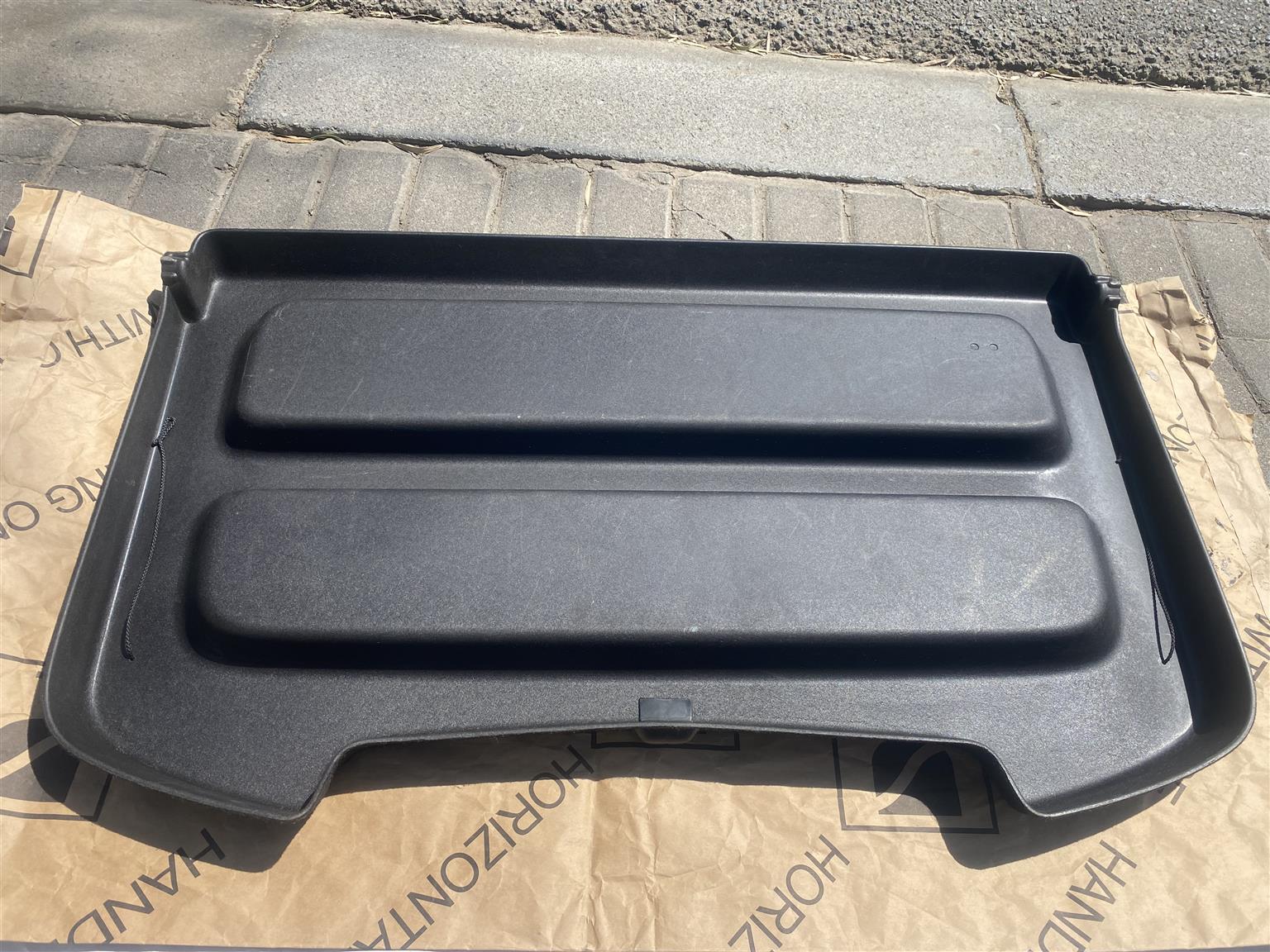 2017 RENAULT DUSTER PARCEL SHELF FOR SALE. IN PRISTINE CONDITION - Private Seller