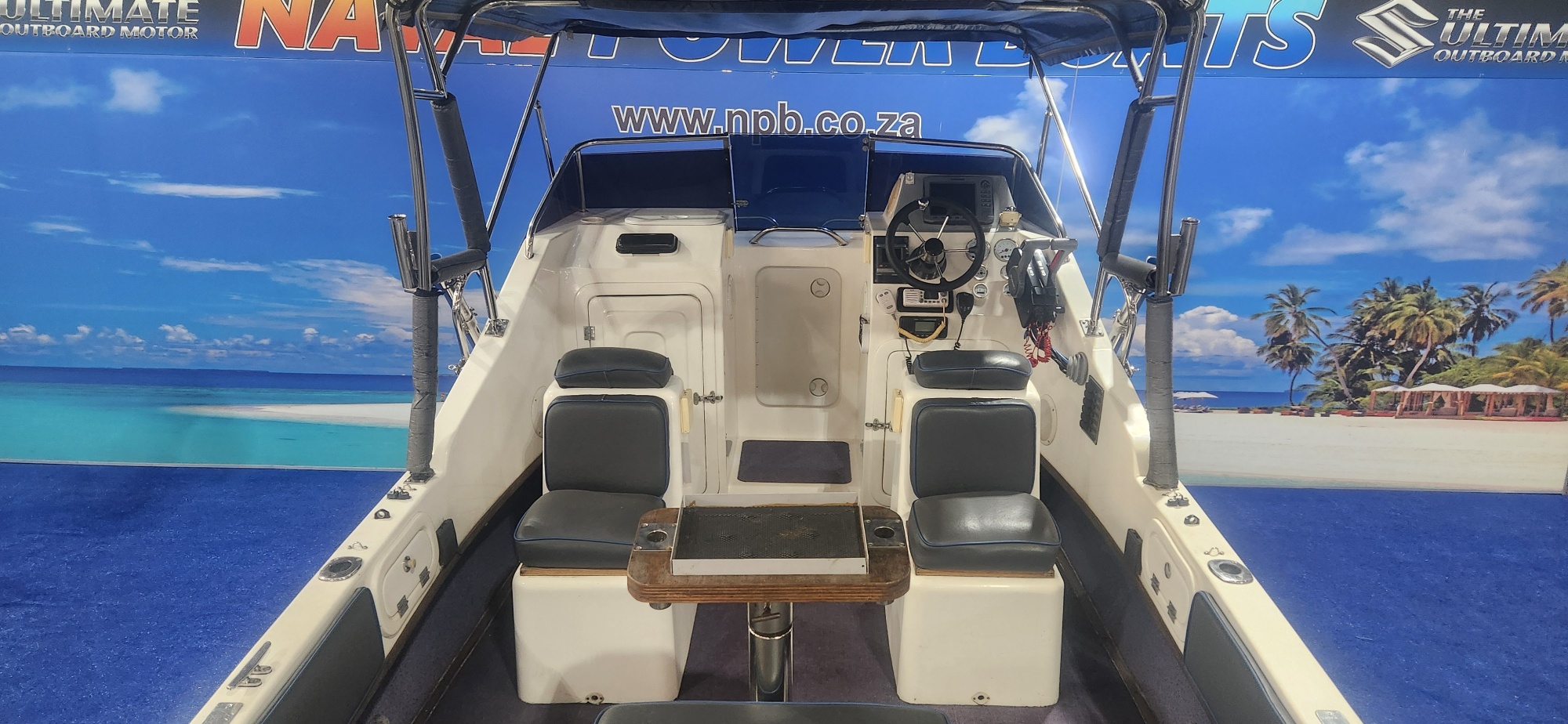 GAMEFISH 595 ON TRAILER 2 X 90 HP SUZUKI 4 STROKES 2012 MODELS 600 HOURS