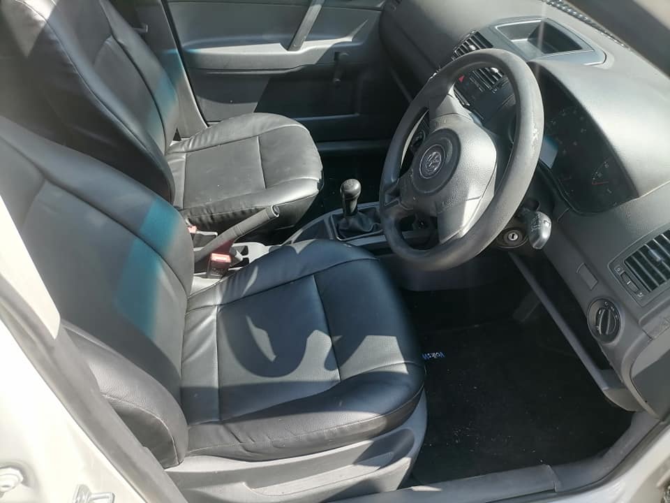 2011 Volkswagen polo vivo 1.4 Hatchback leather seat and sunroof