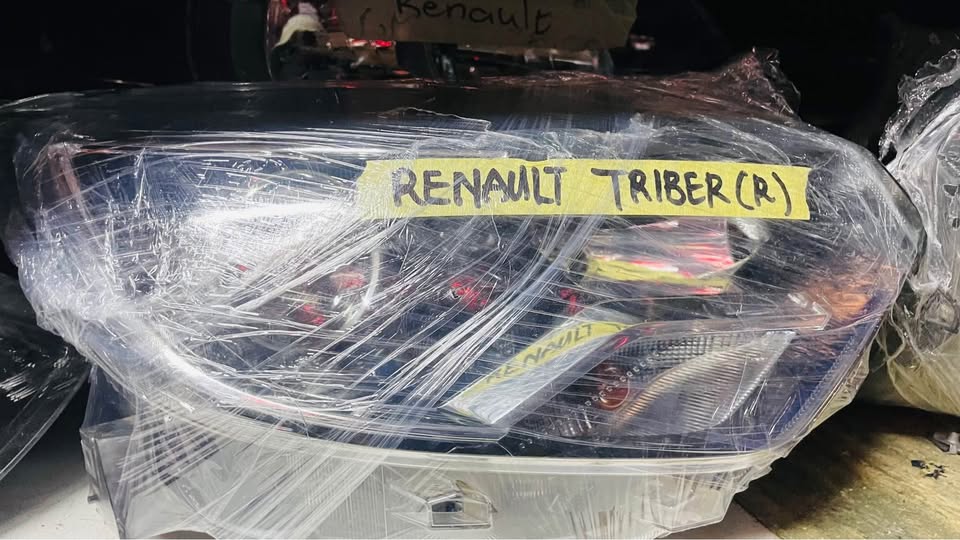 Renault Triber headlight - Private Seller Renault Triber headlight - Private Seller