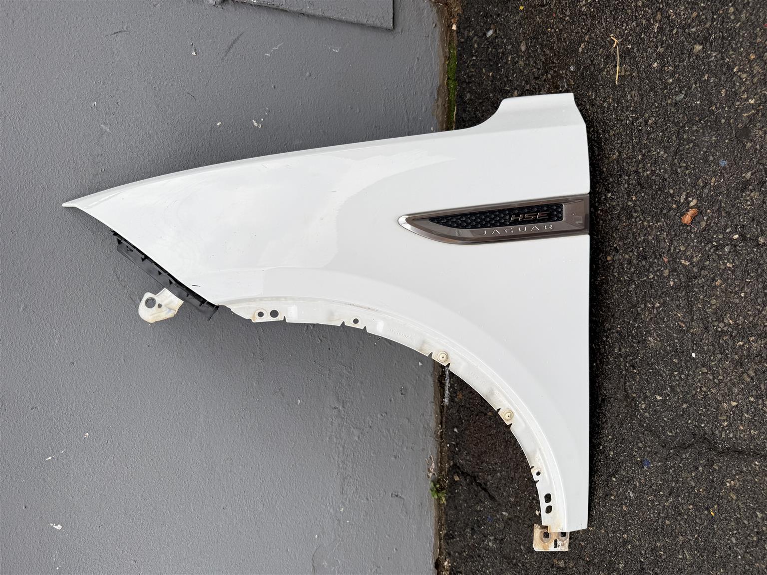Jaguar E-pace Left Hand Side Fender - Private Seller Jaguar E-pace Left Hand Side Fender - Private Seller