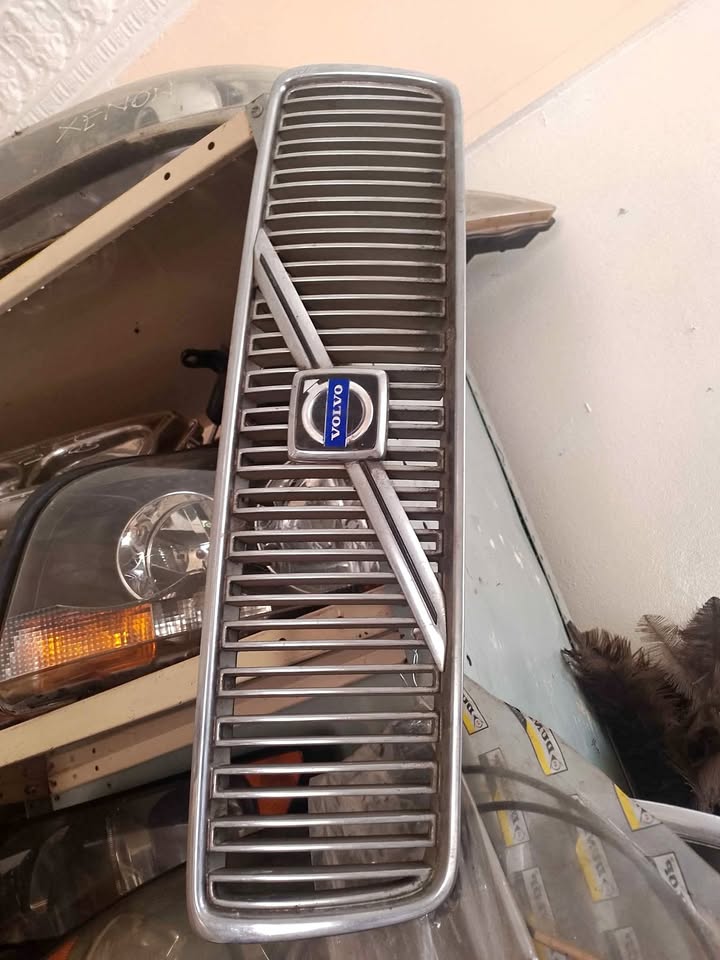 1999 VOLVO S40 BUMPER GRILL ENGINE FOR SALE DELIVERY AVAILABLE COUNTRY WIDE - Private Seller 1999 VOLVO S40 BUMPER GRILL ENGINE FOR SALE DELIVERY AVAILABLE COUNTRY WIDE - Private Seller