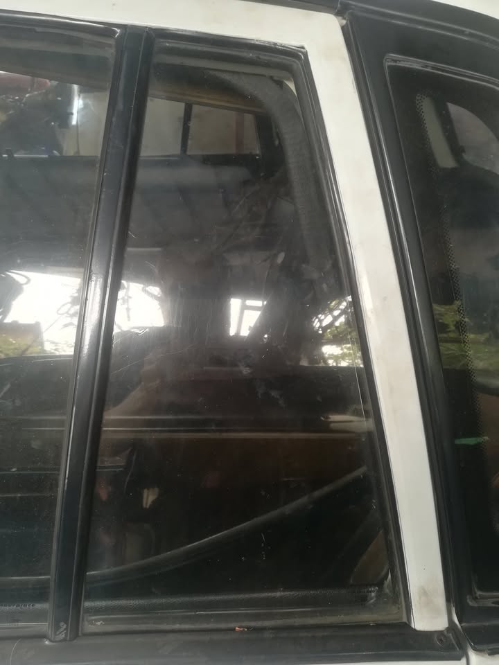 TOYOTA CONQUEST LEFT REAR DOOR QUARTER WINDOW - Private Seller TOYOTA CONQUEST LEFT REAR DOOR QUARTER WINDOW - Private Seller