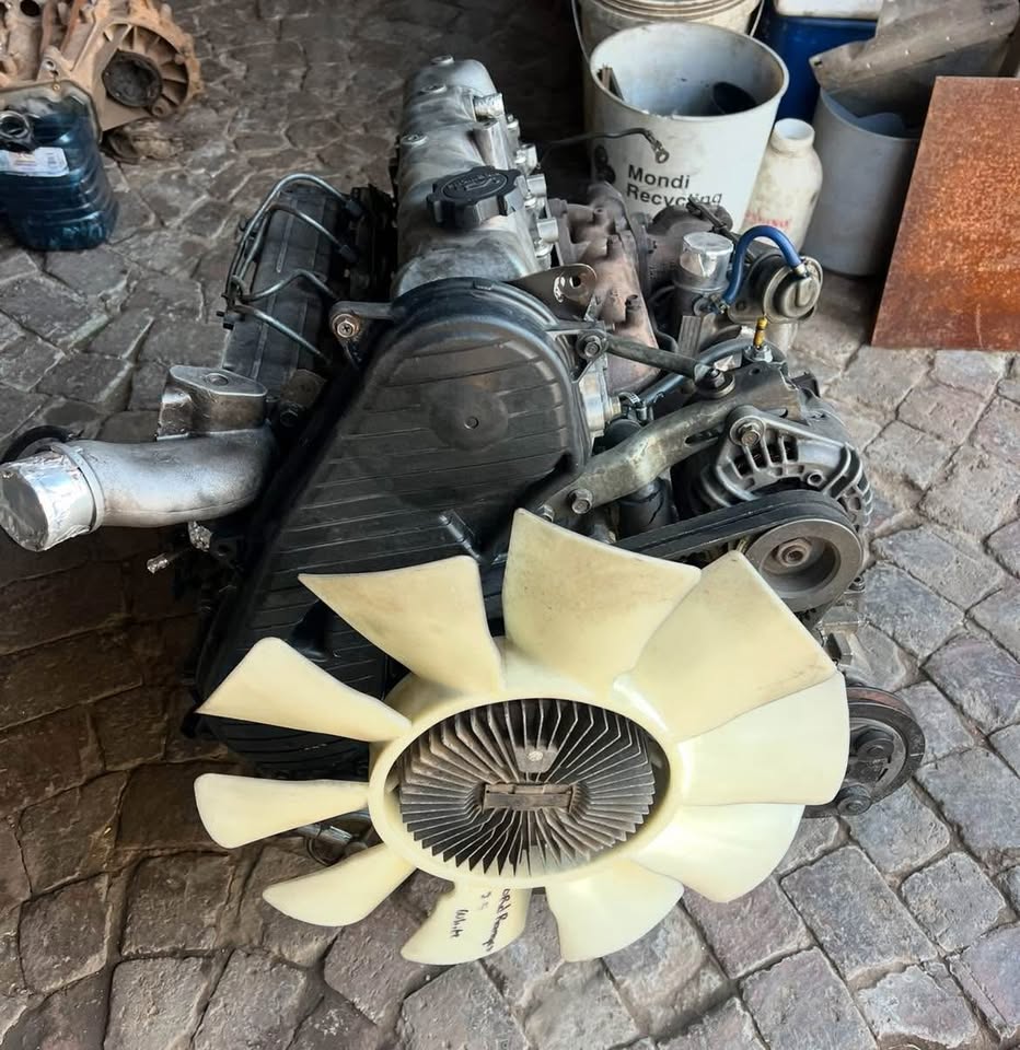 Ford Ranger 2.5 Wl Complete Running engine Call or whatsapp  or