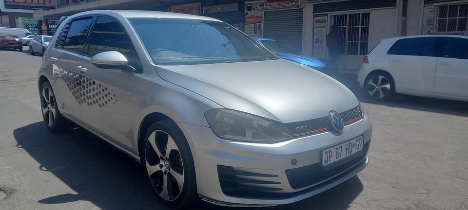 2013 VW GOLF VII TSI 1.4 PETROL, MANUAL TRANSMISSION 6SPEED, MILEAGE 84000KM,SILVER