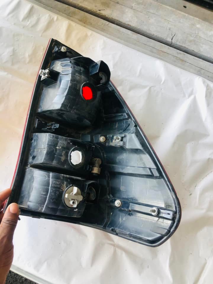 Toyota Hilux revo left back light - Private Seller
