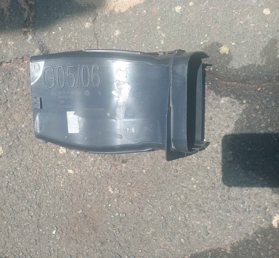 NEW BMW X5 G05 LEFT BRAKE AIR DUCT 9 OEM - Private Seller NEW BMW X5 G05 LEFT BRAKE AIR DUCT 9 OEM - Private Seller