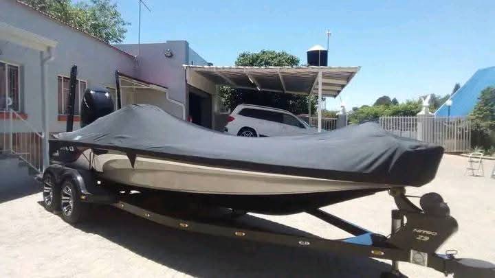 Custom made canvas Boat covers, canvas patio blinds, Boat upholstery