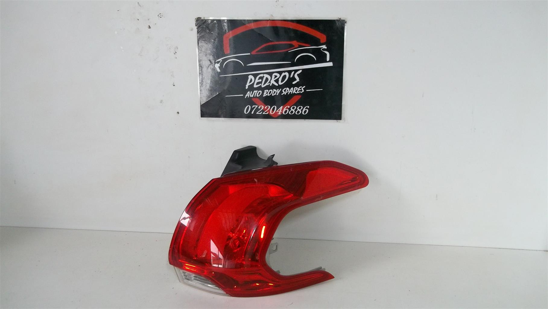 Peugeot 2008 right tail light - Private Seller Peugeot 2008 right tail light - Private Seller