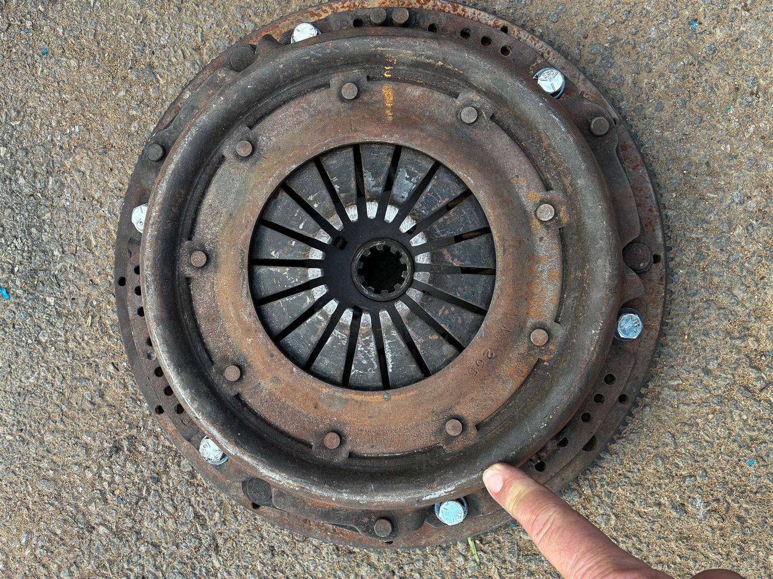 V8 Flywheel engine & V6 fly wheel with clutch plate. - Private Seller V8 Flywheel engine & V6 fly wheel with clutch plate. - Private Seller