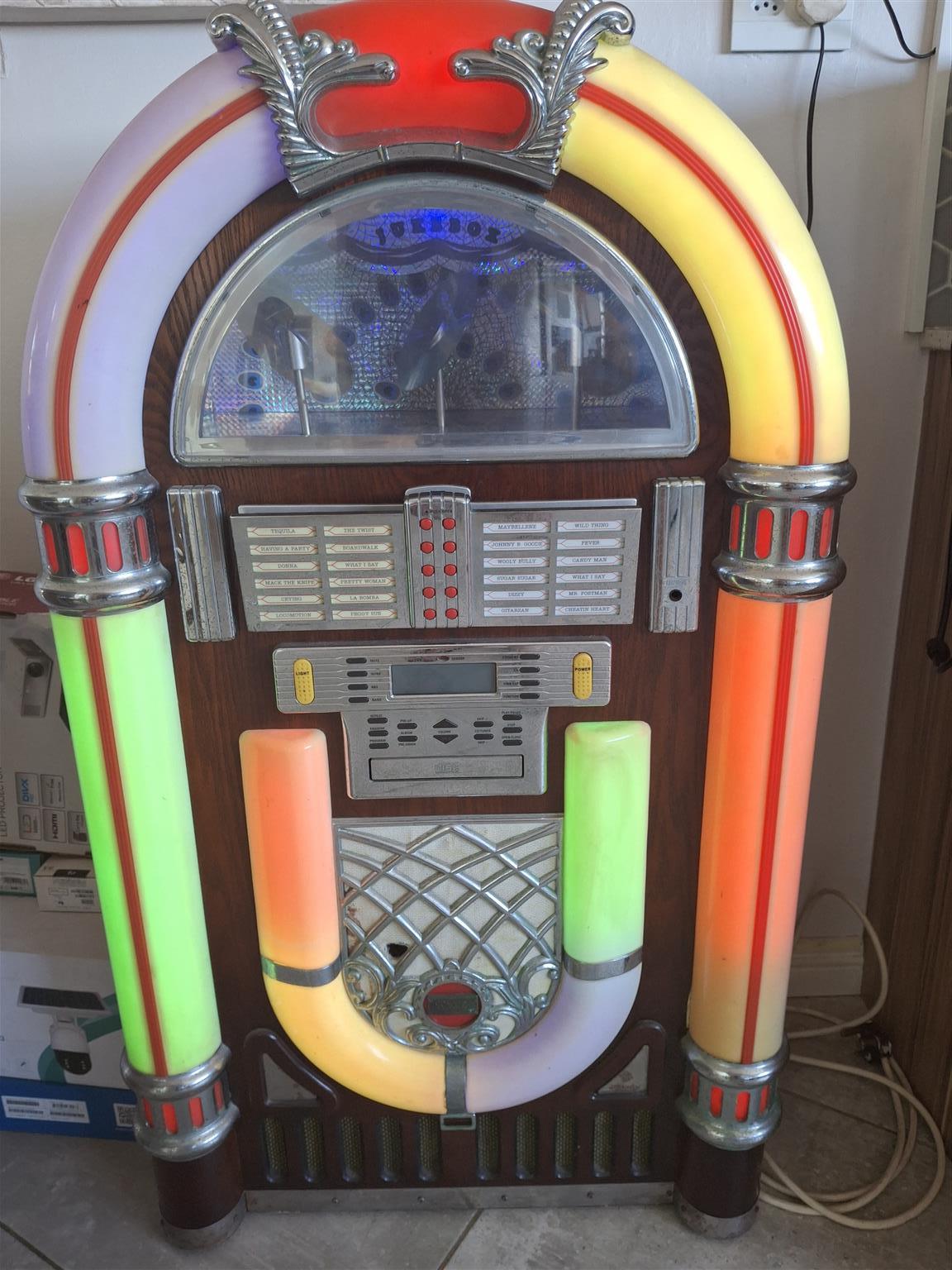 Jukebox  late 1980s with apple ipod valued at R3000 Jukebox  late 1980s with apple ipod valued at R3000