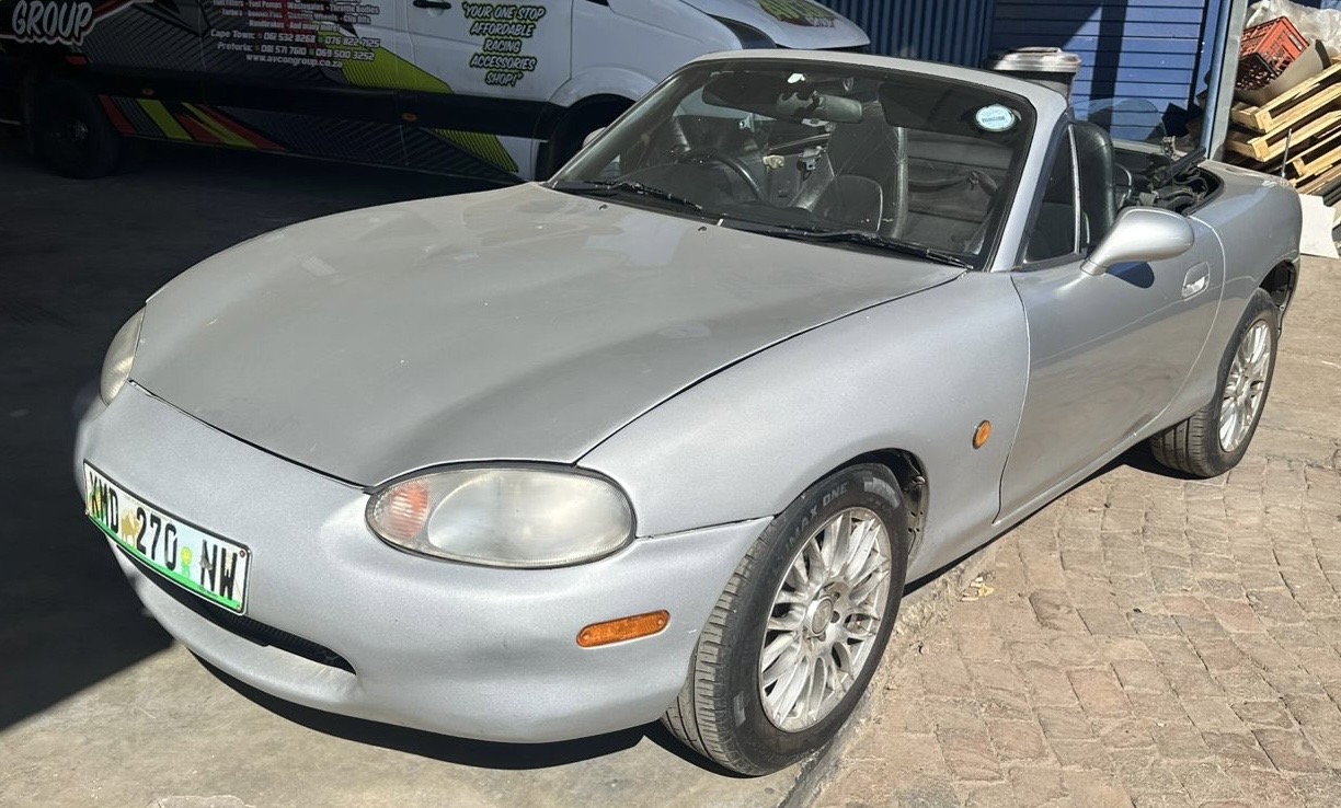 Used 2000 Mazda MX-5 1.8i soft-top - Private Seller Used 2000 Mazda MX-5 1.8i soft-top - Private Seller