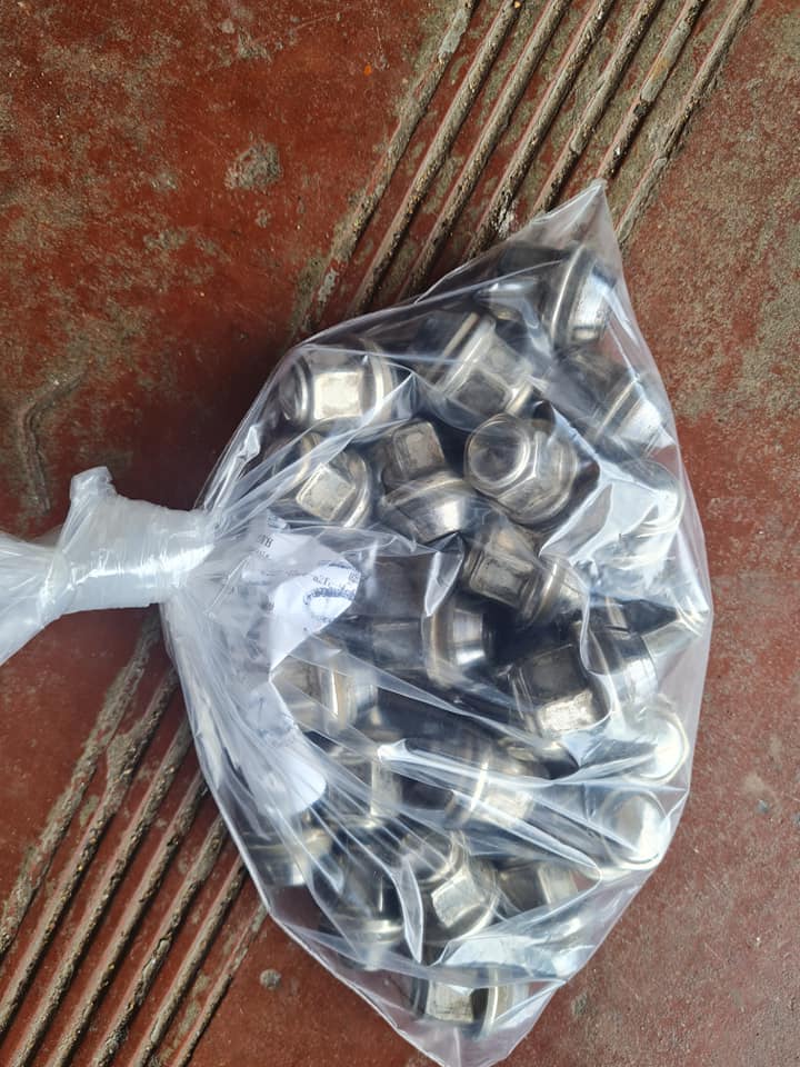 Ford original nuts 24 - Private Seller