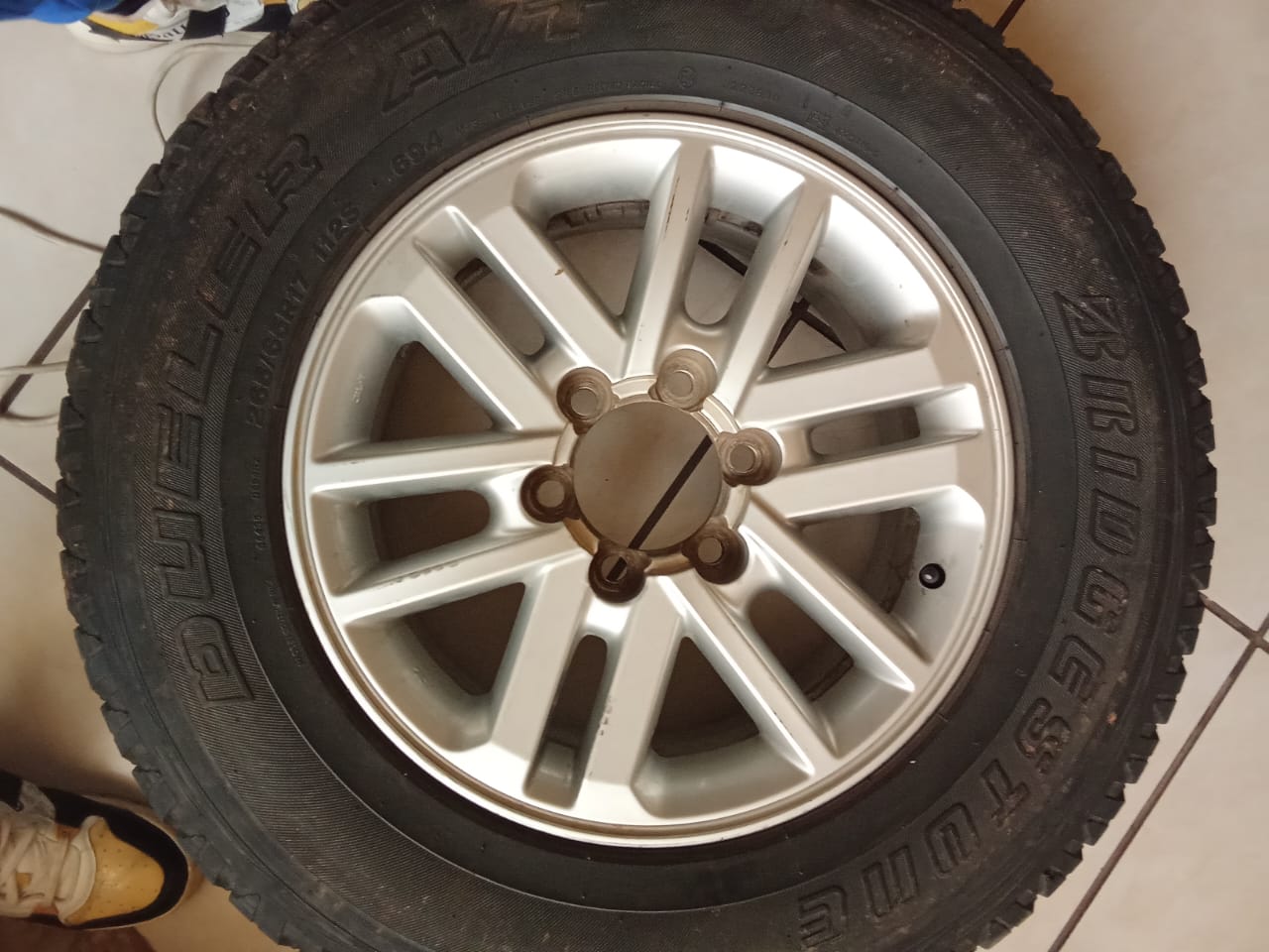 Selling of 3l d4d toyota hilux rim and tyre bakkie - Private Seller Selling of 3l d4d toyota hilux rim and tyre bakkie - Private Seller