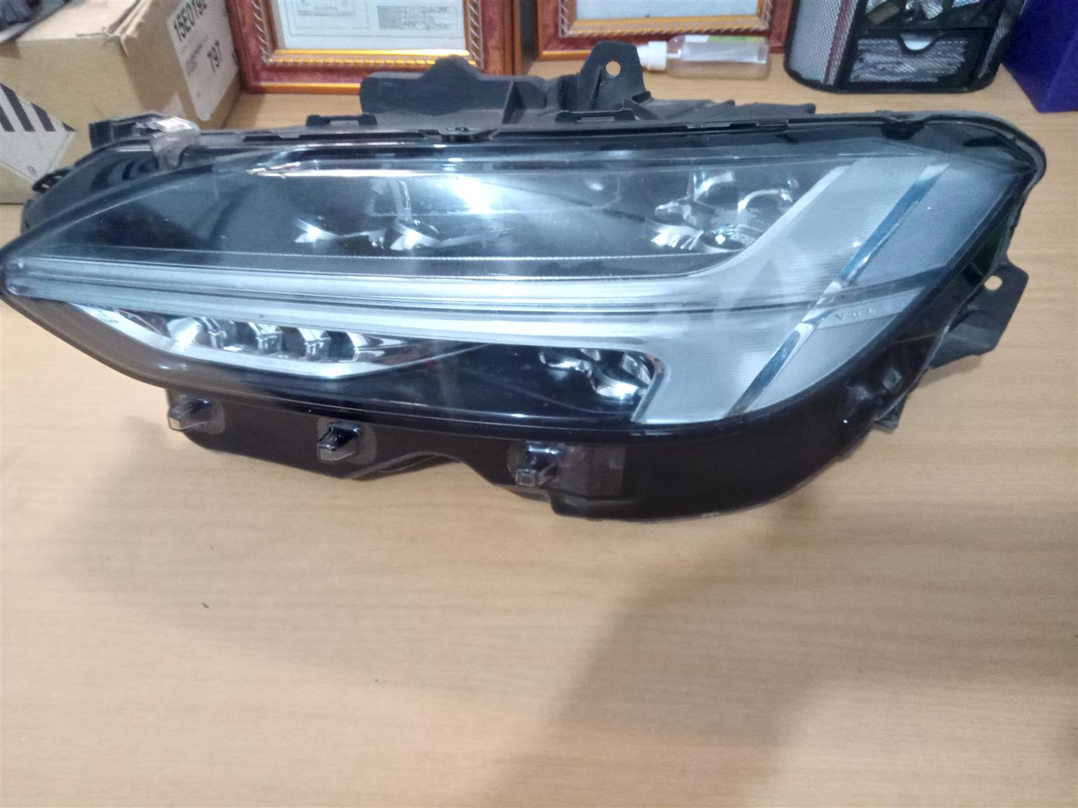 Volvo S90 Headlight - Private Seller
