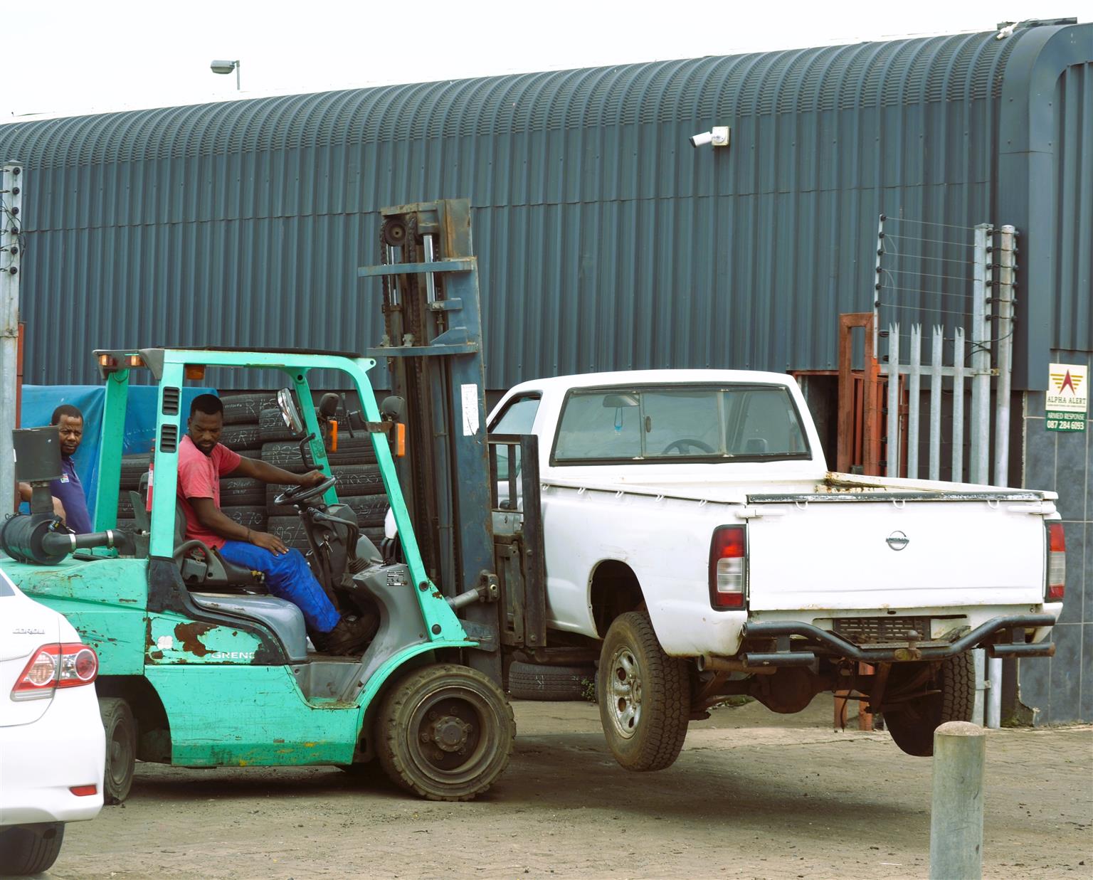 Nissan Hardbody 2.0L - Stripping for Spares