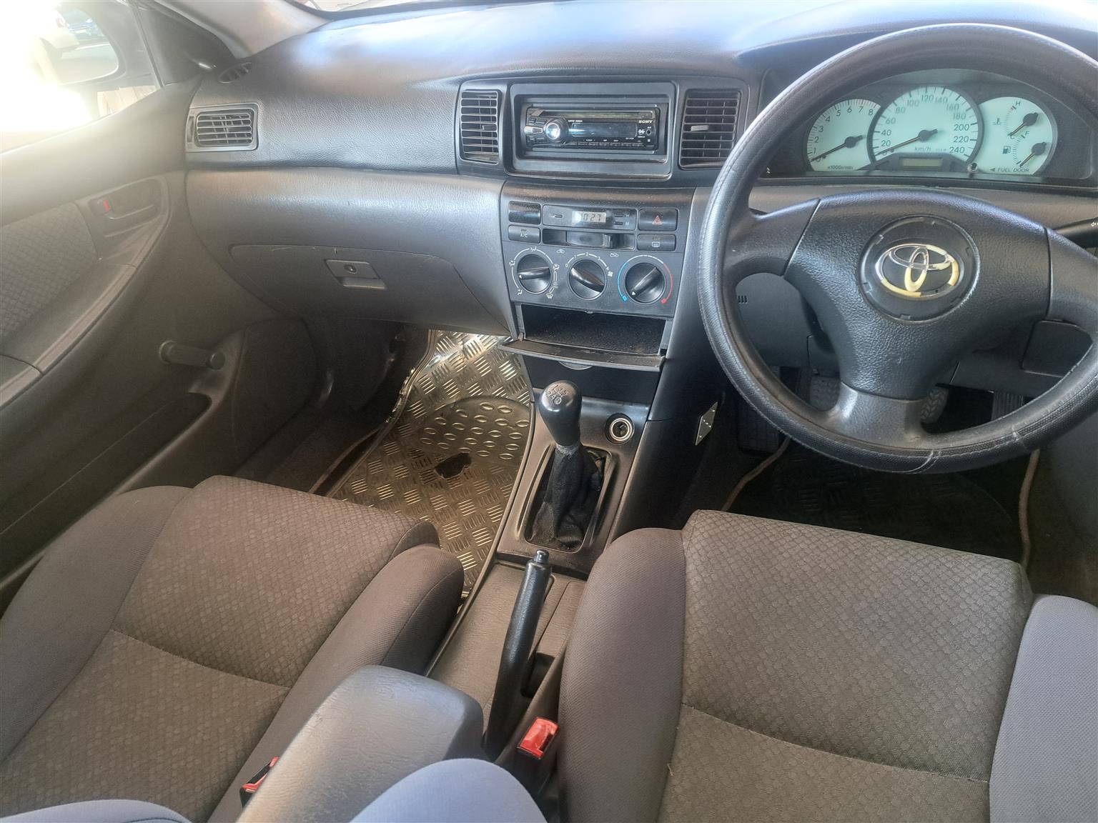 TOYOTA COROLLA 1.6 GLS