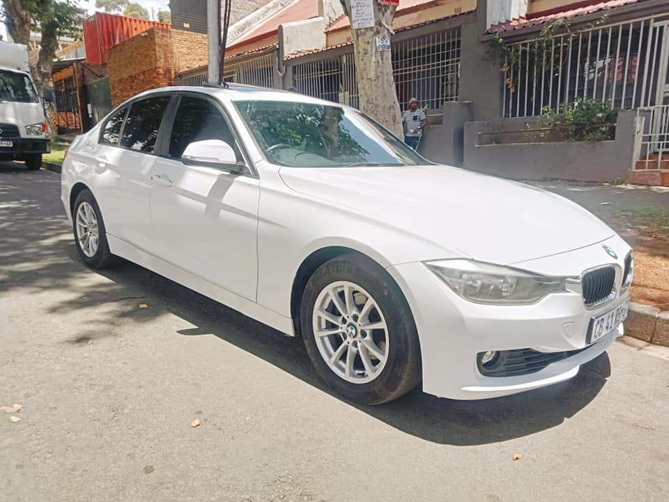 2012 BMW 320i F30 Automatic