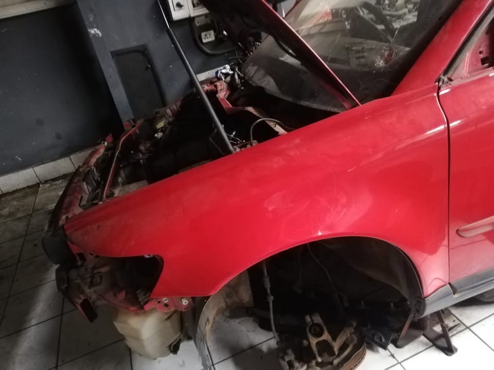 VOLVO S40 FENDER FOR SALE