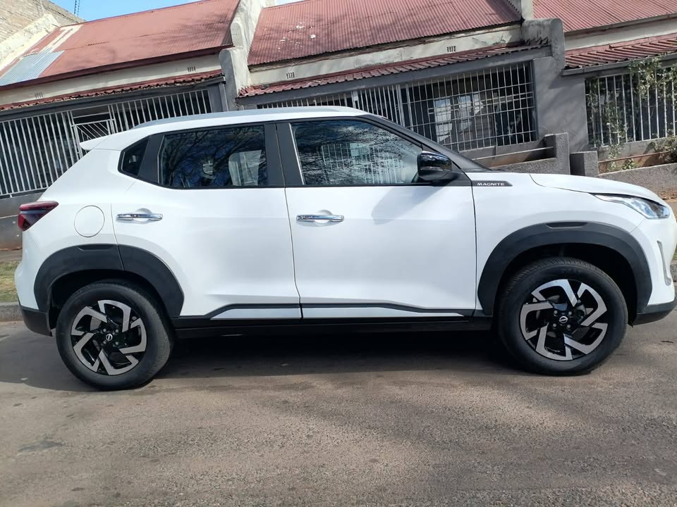 2024 NISSAN MAGNITE 1.0 T MANUAL TRANSMISSION IN EXCELLENT CONDITION WITH REVERSE CAMERA AND SENSORS