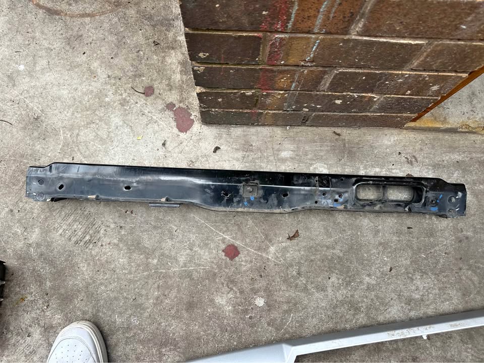 Hyundai i10 and Kia picanto top cradle piece - Private Seller Hyundai i10 and Kia picanto top cradle piece - Private Seller