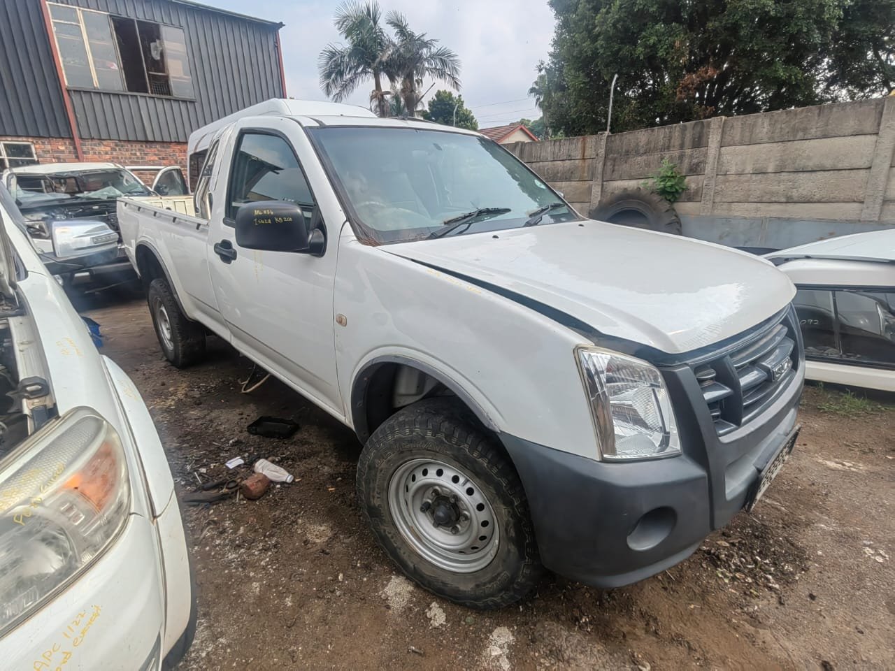 Stripping for Spares – Isuzu KB200 2013 Petrol Manual