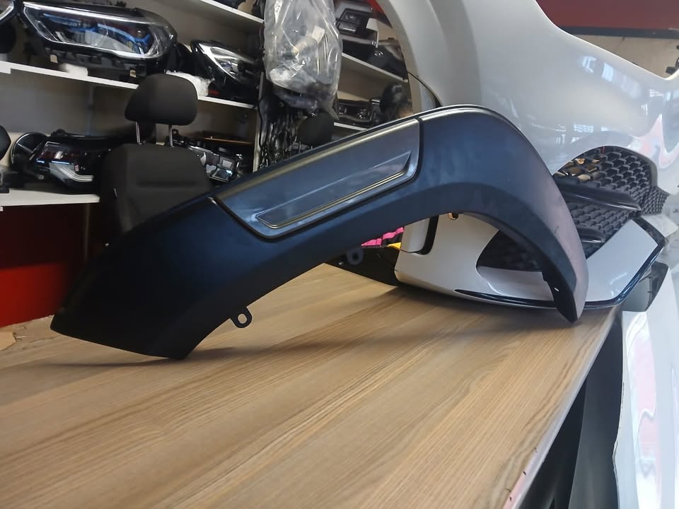 2021 TOYOTA HILUX GD6 LEFT FRONT FENDER FOR SALE - Private Seller 2021 TOYOTA HILUX GD6 LEFT FRONT FENDER FOR SALE - Private Seller