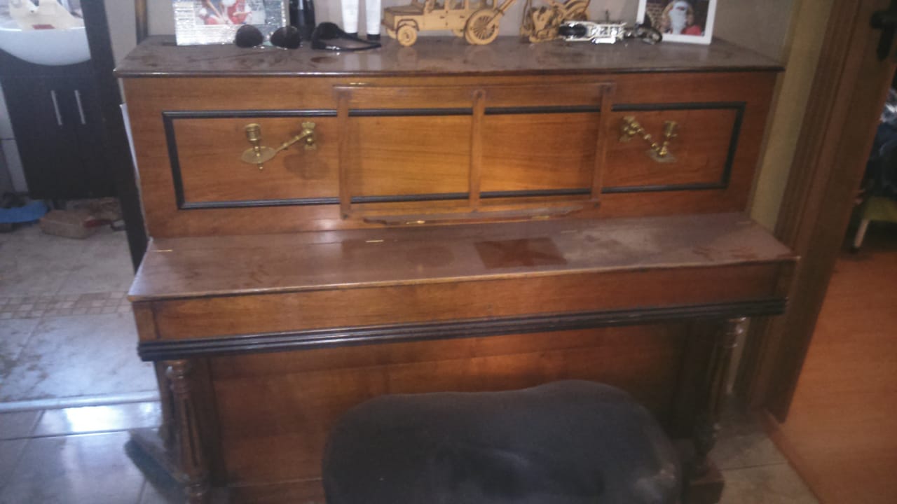 Piano Antique / Cottage Upright 1892