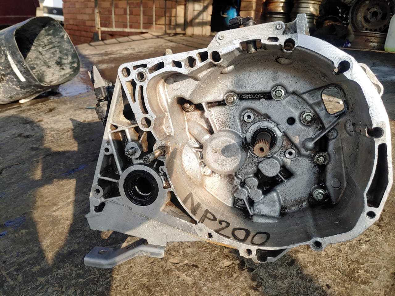 nissan np200 gearbox for sale