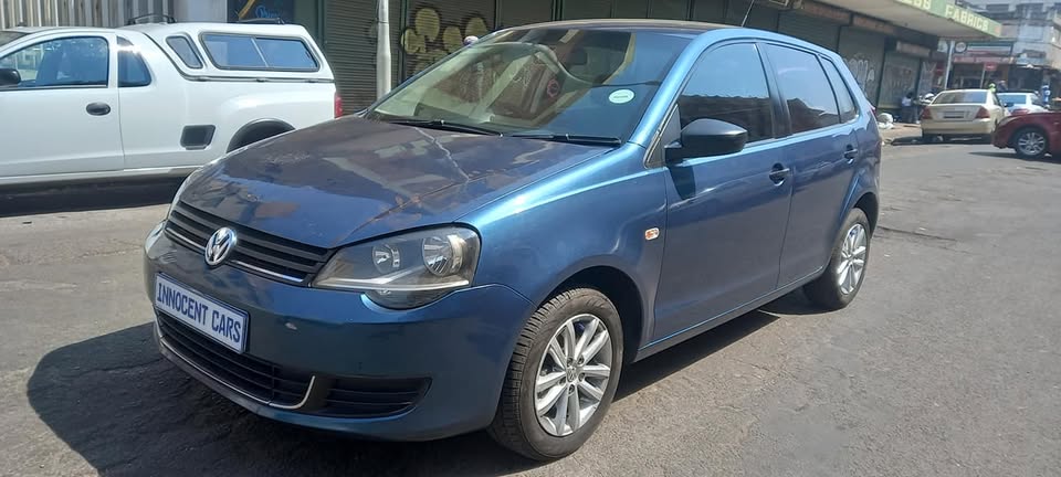 2016 POLO VIVO 1.4 MANUAL TRANSMISSION.. NAVY BLUE COLOUR.. PETROL.. WITH 87000KM