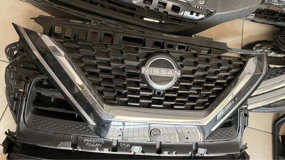 Nissan Qashqai J12 grill 2021 - Private Seller Nissan Qashqai J12 grill 2021 - Private Seller