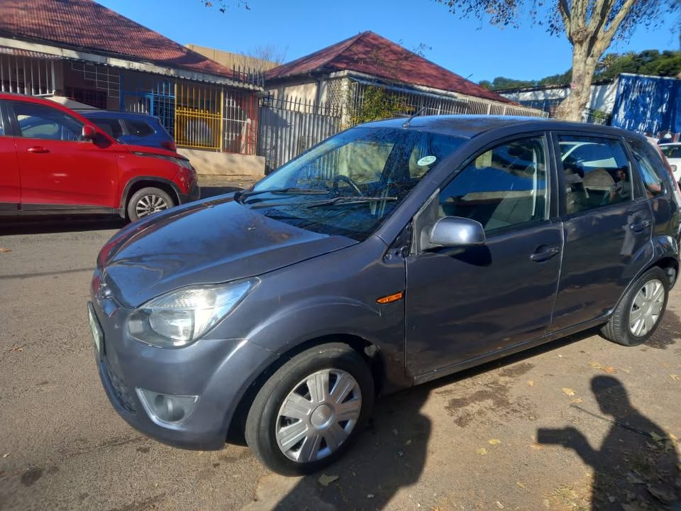 2012 Ford Figo 1.4 Petrol, Manual, Grey, 76000kms. Spare key