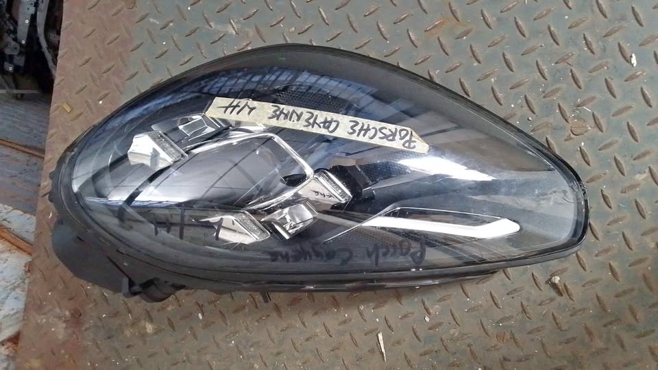 Porsche cayenne headlights - Private Seller Porsche cayenne headlights - Private Seller