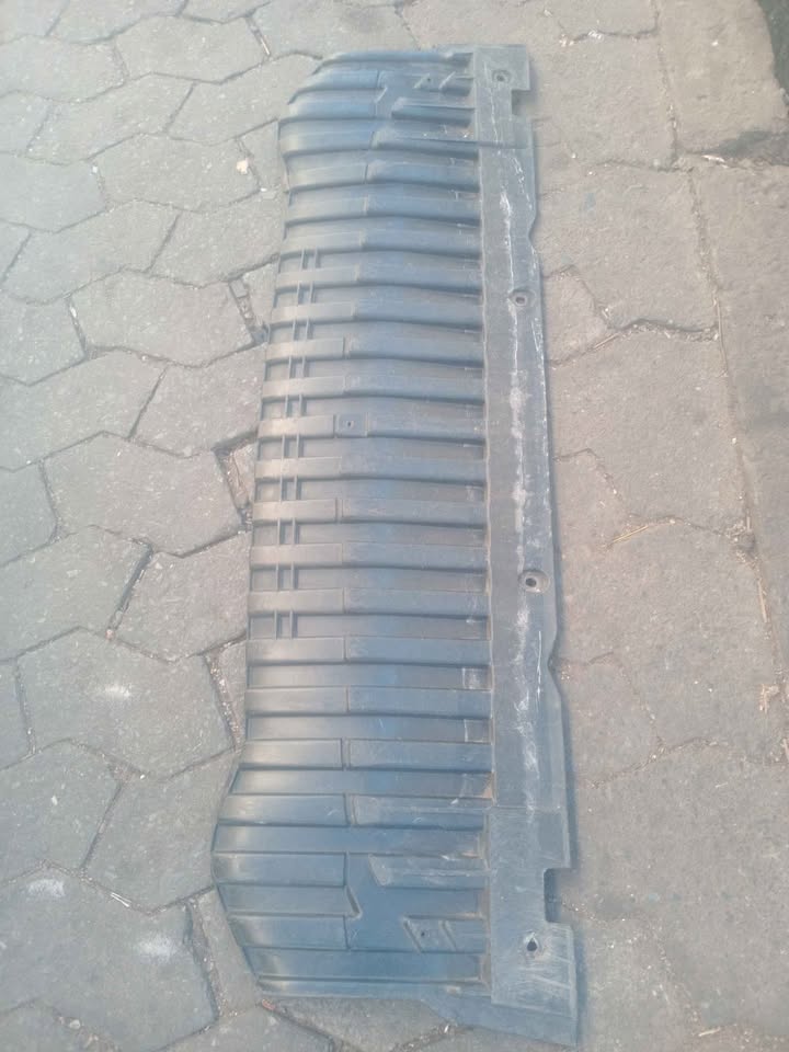 Audi A5 front lower plate - Private Seller